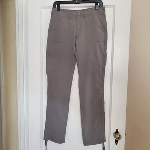 The North Face womens straight leg cargo pants NWOT